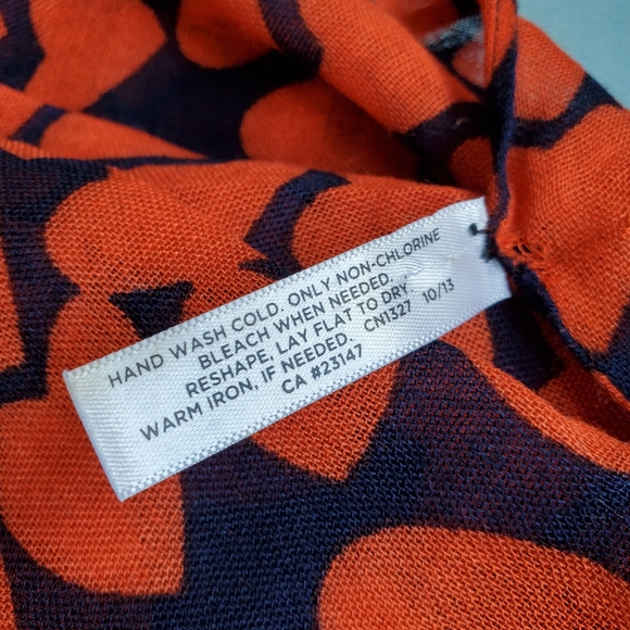 Talbots Heart Rectangular Scarf - Picture 5 of 12